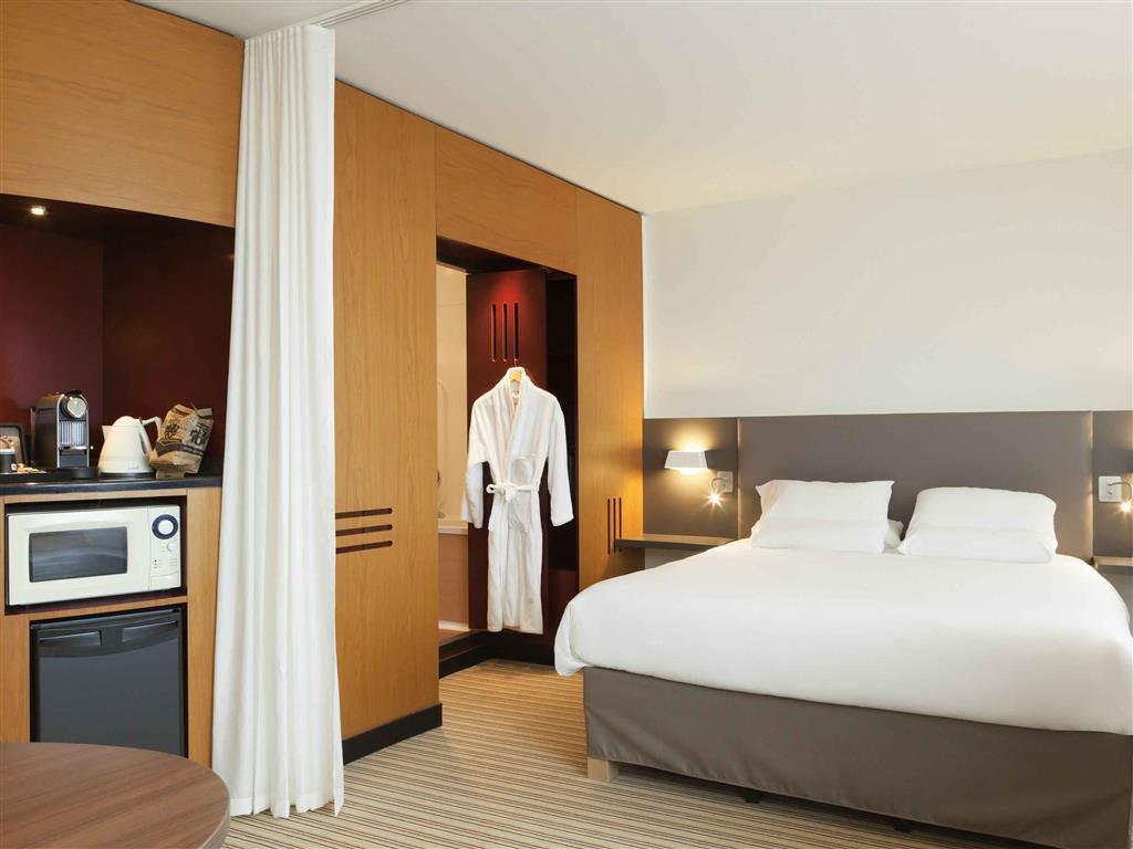 B&B Hotel Velizy Est Eksteriør billede