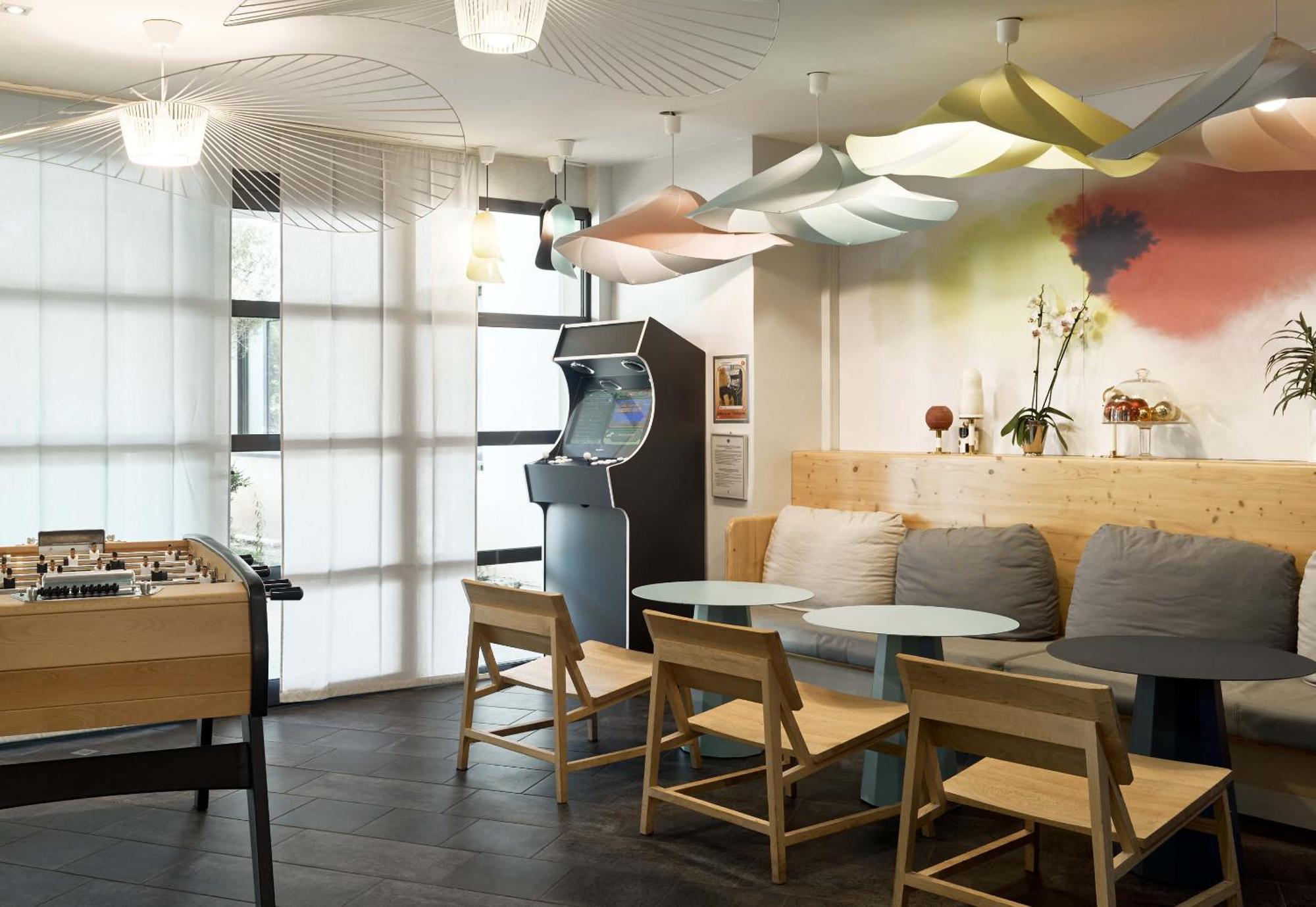 B&B Hotel Velizy Est Eksteriør billede